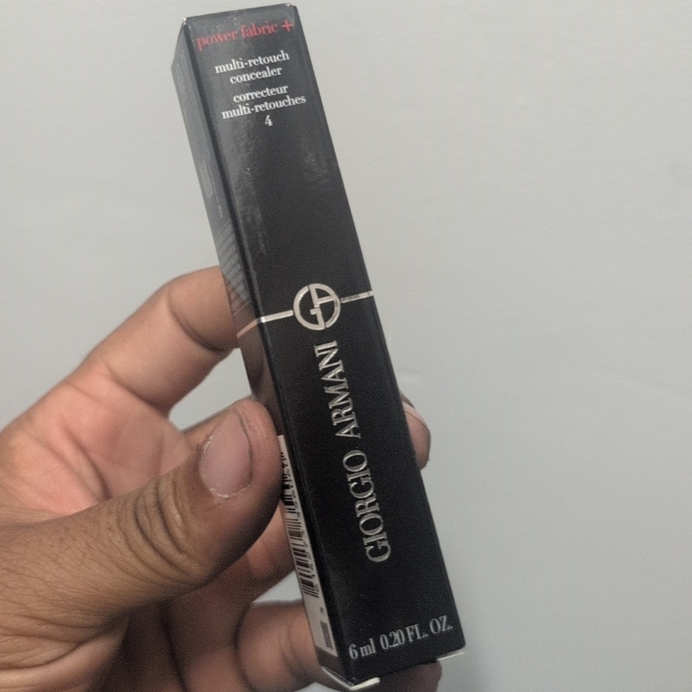 Giorgio Armani Multi-Retouch Concealer - Black